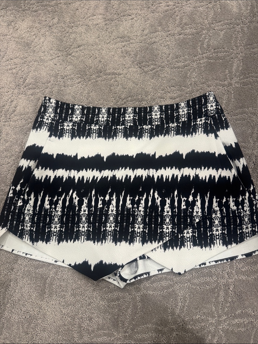 Aqua Black & White Patterned Women’s Skort